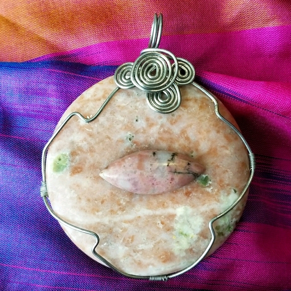 Peach stone wire wrapped pendant silver handmade hand crafted boho - Picture 1 of 9